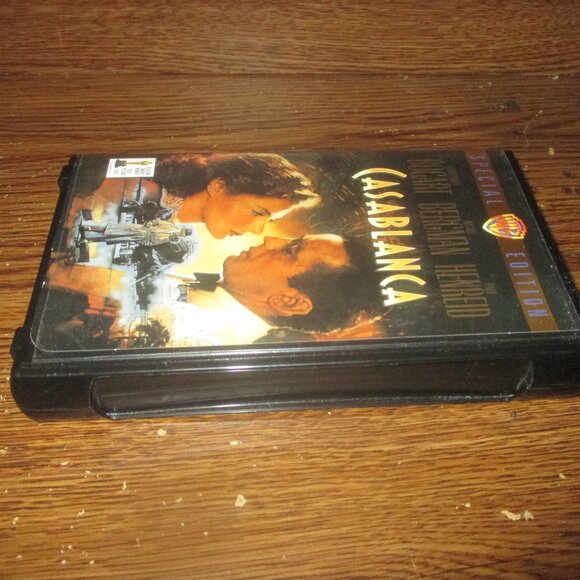 Casablance (VHS, Original from 1943 but remastered in1998 on this tape) - Picture 7 of 9